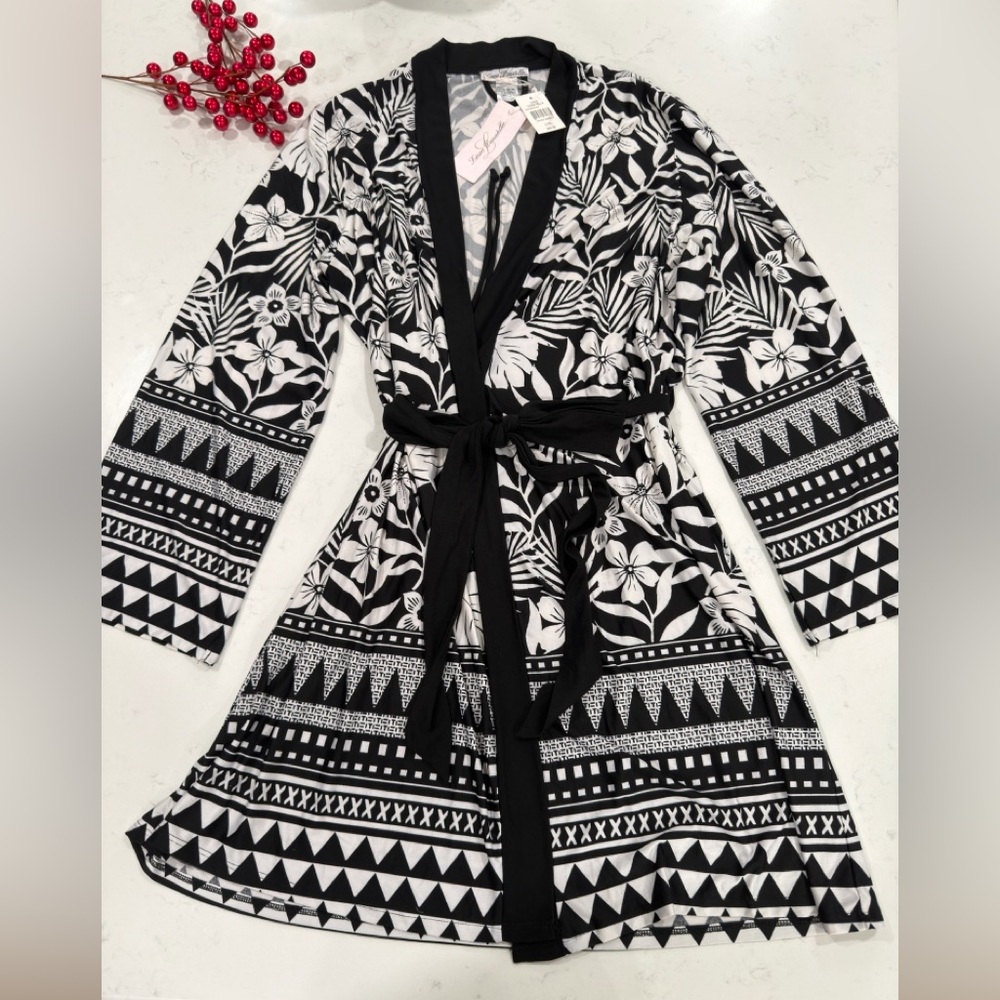 Linea Donatella Black and White Floral Robe